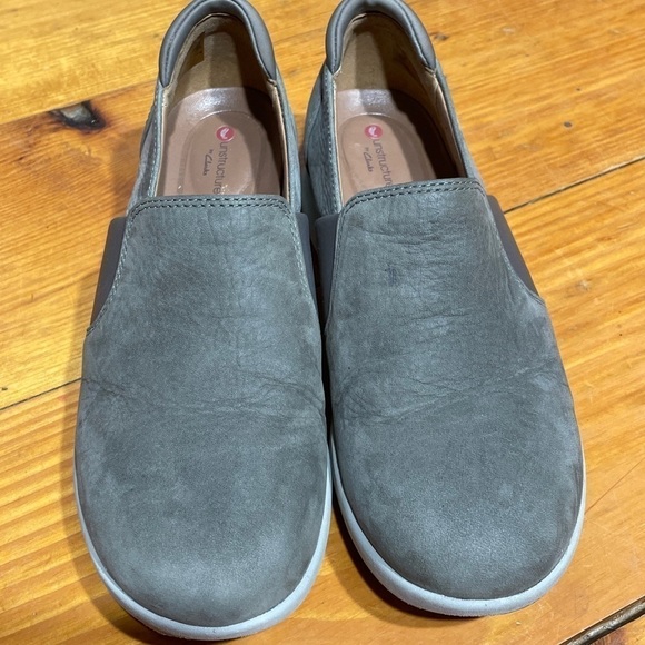 Clarks Unstructured Slip On women’s loafer - Picture 2 of 5